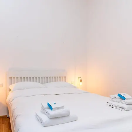 Downtown With Terrace And Garage * Como