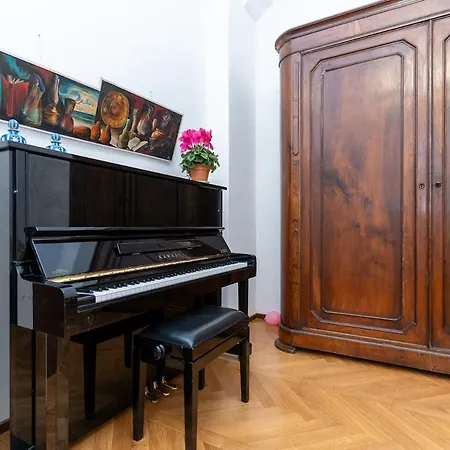 Downtown With Terrace And Garage * Como