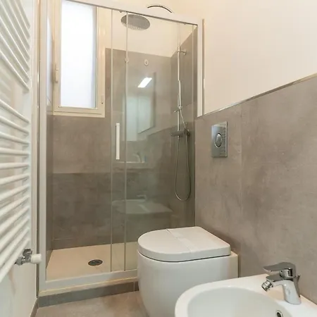 Downtown With Terrace And Garage קומו